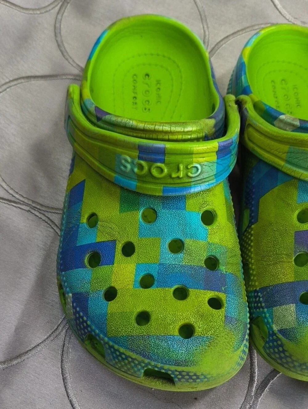 CROCS Kids Green and Blue Patterned Clogs with Heel Strap Size C13 AA